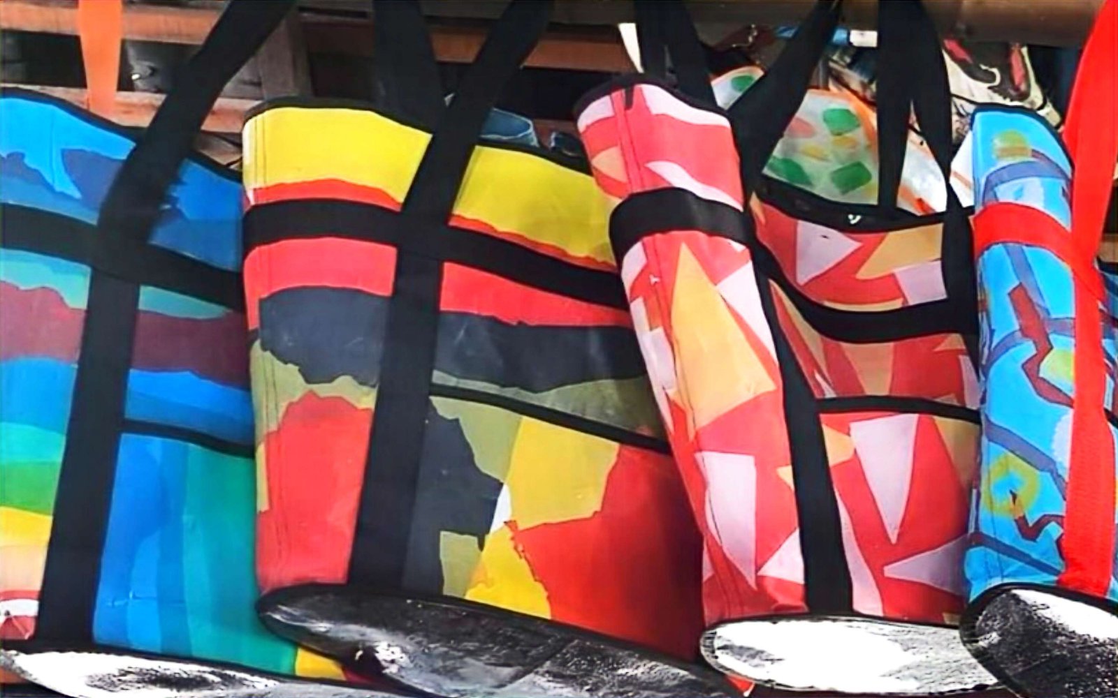 Colourful Beach Bags Made of Recycled Plastics